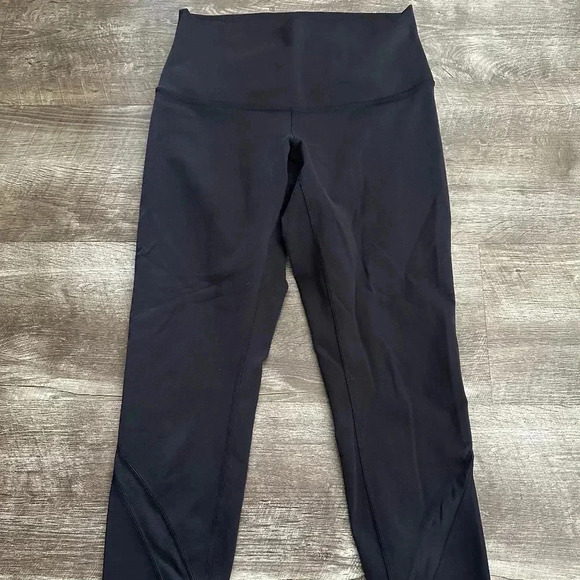 lululemon athletica Pants - Lululemon Reversible Black Mesh Crop Legging Pants Womens Size 6
